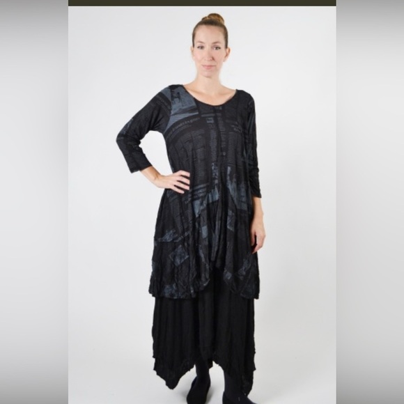 Comfy USA Zoey newsprint tunic dress black sz XS S artsy unique - Picture 2 of 9